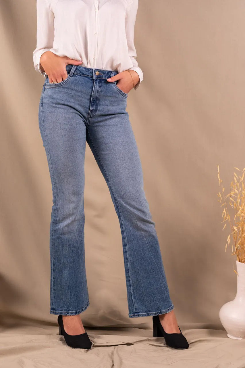 Jeans im Bootcut-Schnitt