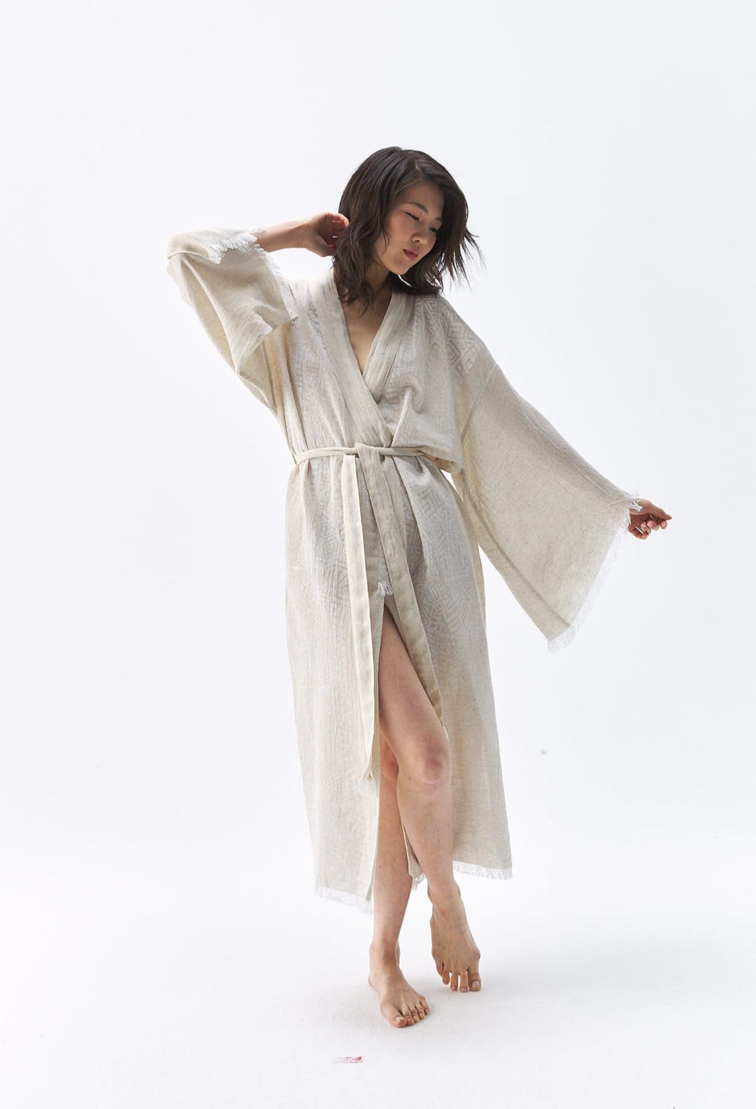 Langer Kimono mit filigranem Muster